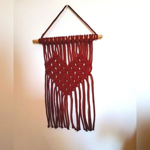 NWOT   Single Red Heart; Macrame Wall Hanging